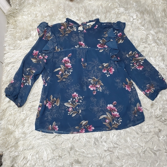 Floral Longsleeve Blouse - Picture 2 of 10